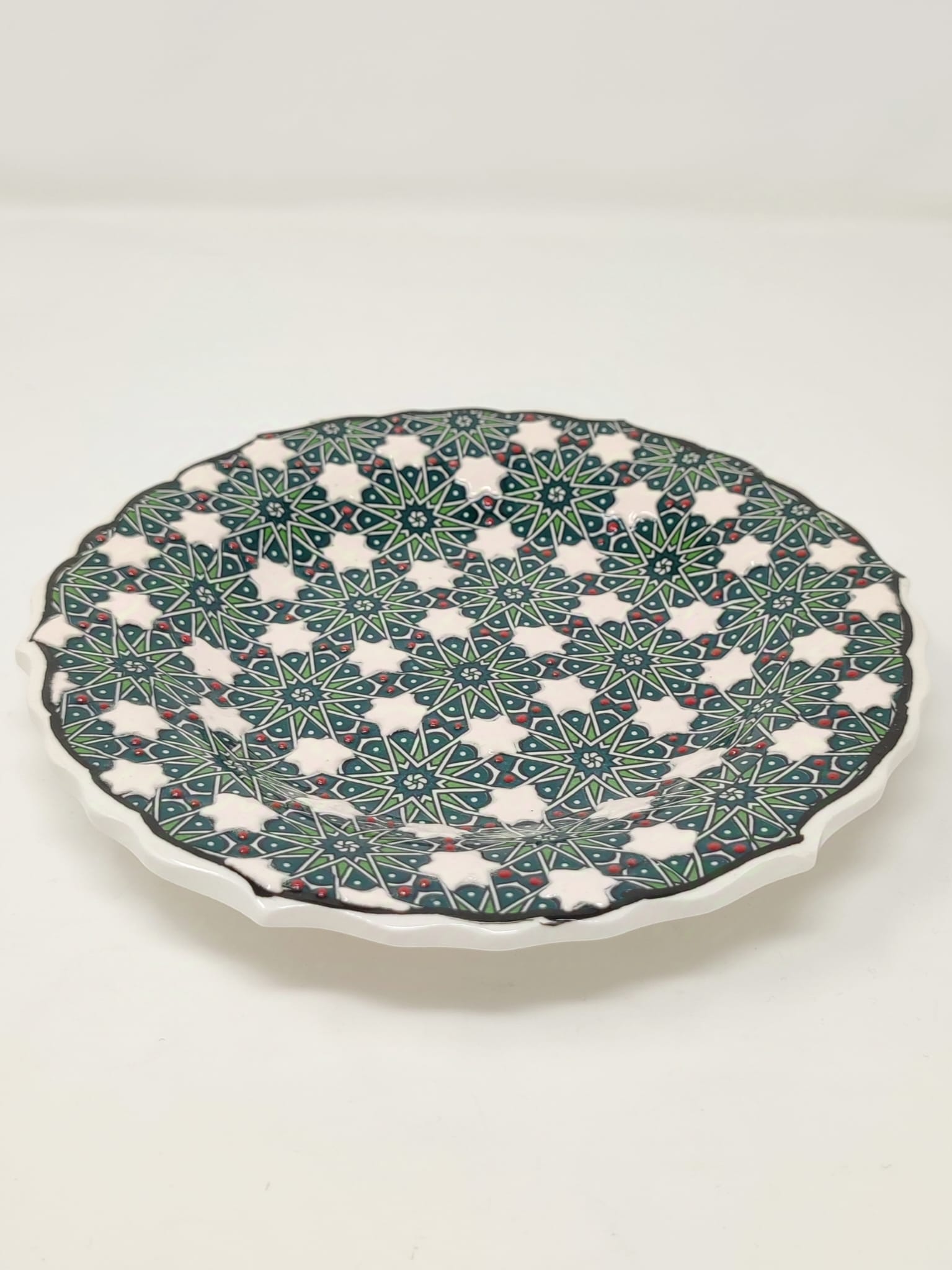 Hand Made Plate 18 cm 1052 